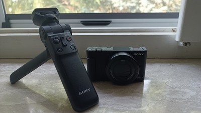 Sony Cyber-shot ZV-1 20,1MP Vlog Kamera + Griff Sony GP-VPT3