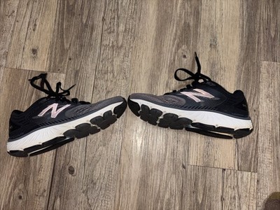Women's New Balance 940 stability running shoes in grey and black