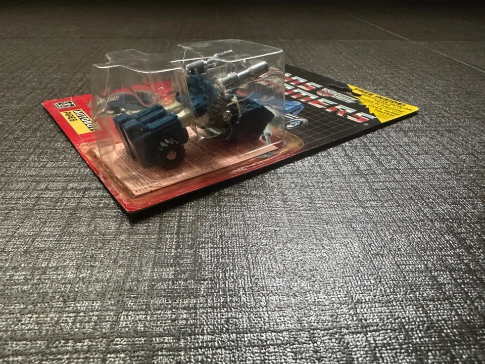 Vintage G1 Hasbro Transformers Minibot Pipes With Iron on Patch MOC Resealed - Image 4 of 4