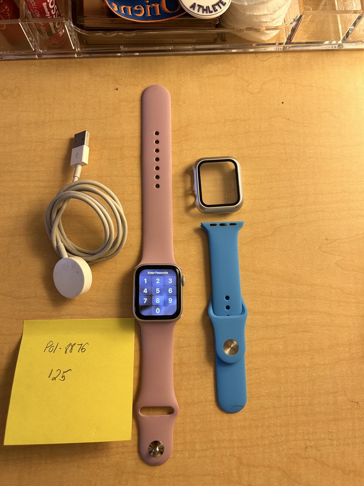 Apple Watch SE 40mm GPS Smartwatch-image
