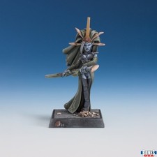 DARK ELF PRIESTESS Reaper Miniatures Bones USA: Reaper Legends REM30246 D D