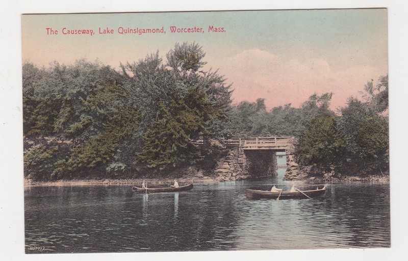 Worceter, Mass. antique postcard / The Causeway Lake Quinsigamond / boats