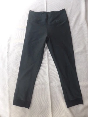 Nike Leggins Dri-Fit Sport Größe XS schwarz Damen Sportkleidung Gym Capri - Bild 1 von 4