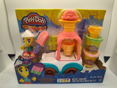 Play-Doh Hasbro Town Ice Cream Truck Playset Cone Popsicle B3417