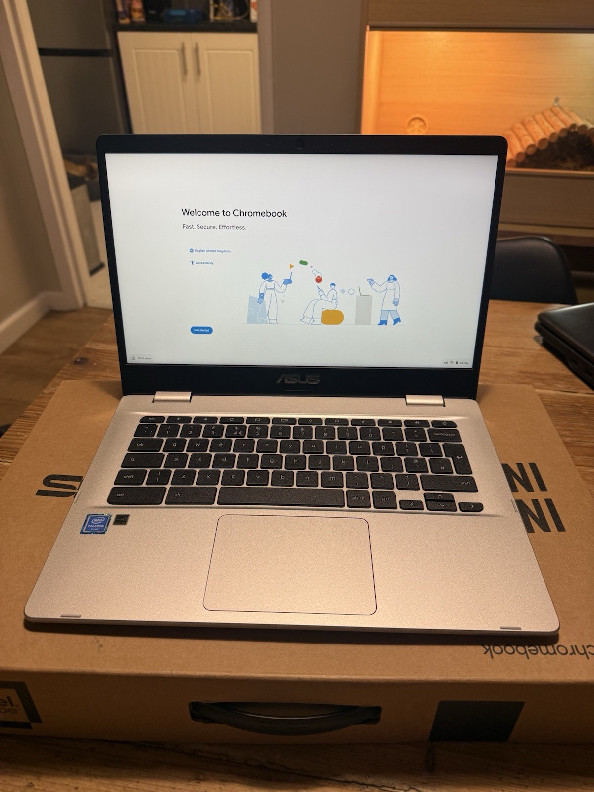 ASUS Chromebook C424M 14" 64GB, Intel Celeron N4020, 1.10GHz, 4GB RAM - New
