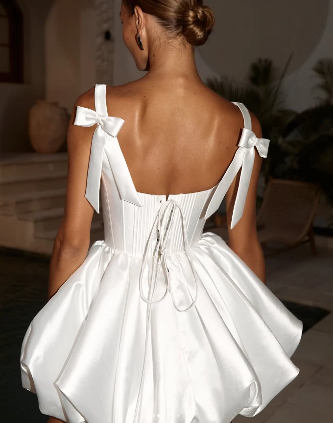 Vestidos de novia cortos de satén con lazos de cuello cuadrado línea A vestidos de novia Foto 3 de 4