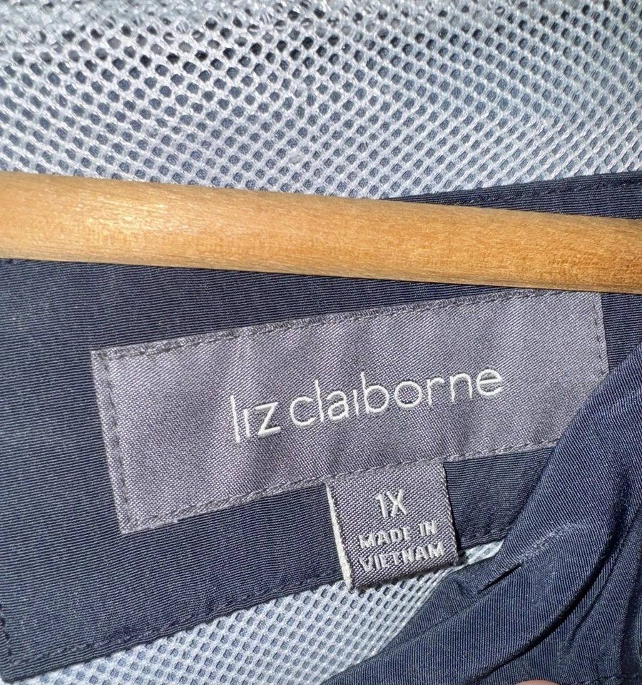 Chaqueta de lluvia Liz Claiborne para mujer con capucha azul marino y blanco, talla 1X, buen estado Foto 3 de 4