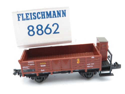 353N - Fleischmann N 8862 - off. Güterwagen mit Brh braun Bad.St.B. - top in OVP | Condition: Gebraucht