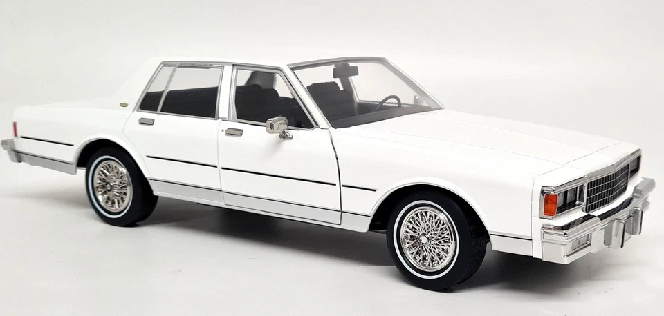 Greenlight 1/18 Chevrolet Caprice Classic 1980 White A-Team Diecast Model Car - Image 3 of 4