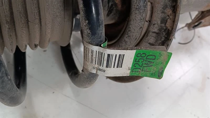 Puntal delantero derecho pasajero sin turbo se adapta a 13-19 TAURUS Foto 4 de 4