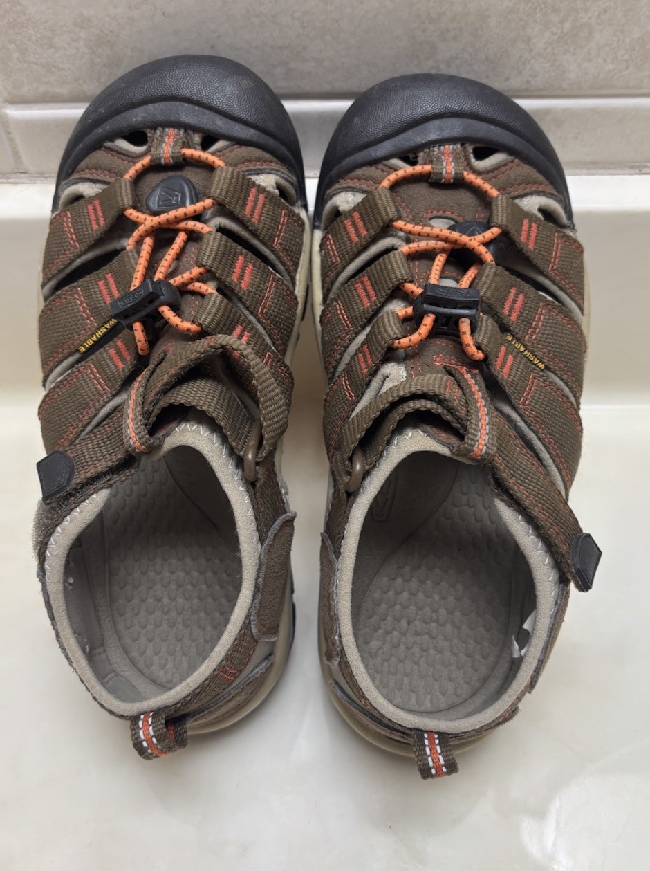 Scarpa da acqua per bambini KEEN Newport H2 taglia 2 marrone punta in gomma lacci arancioni