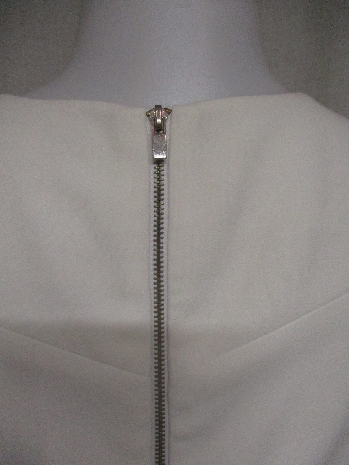 DVf DIANE VON FURSTENBERG Off White Sleeveless Sheath Stretch Dress sz 2