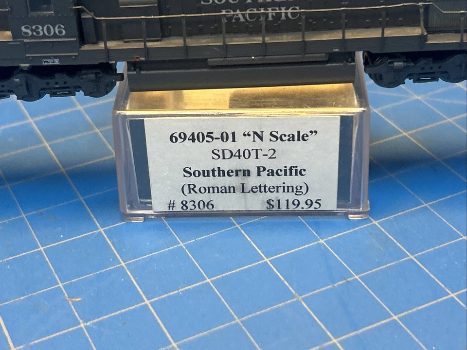 N Scale **SOUTHERN PACIFIC** SD40T-2 #8306 -- Intermountain 69405-01 - Image 2 of 4
