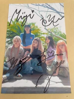 NEWJEANS Group Autographed Hand Signed Photo K-POP Collection 4*6