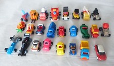 Auflösung.Fundzustand-Konvolut mit alten Modellautos Teils Ü-Eier-Ansehen