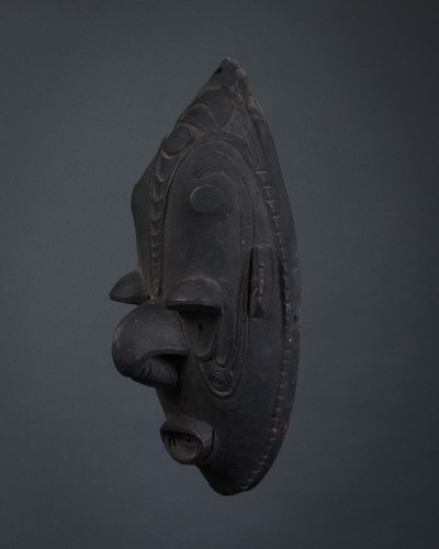 GABLE MASK, Lower Sepik River, Papua New Guinea - Picture 5 of 7
