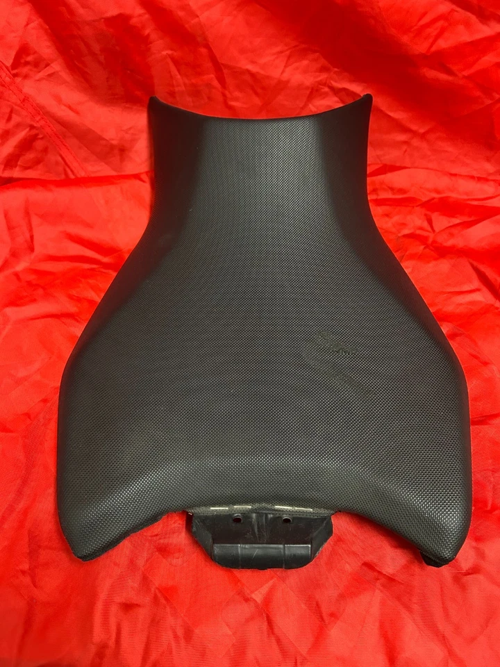 2014 KTM 690 Duke Black Front & Rear SEATS Saddle Seat set 76007040300/7100 Pad - Image 3 of 4