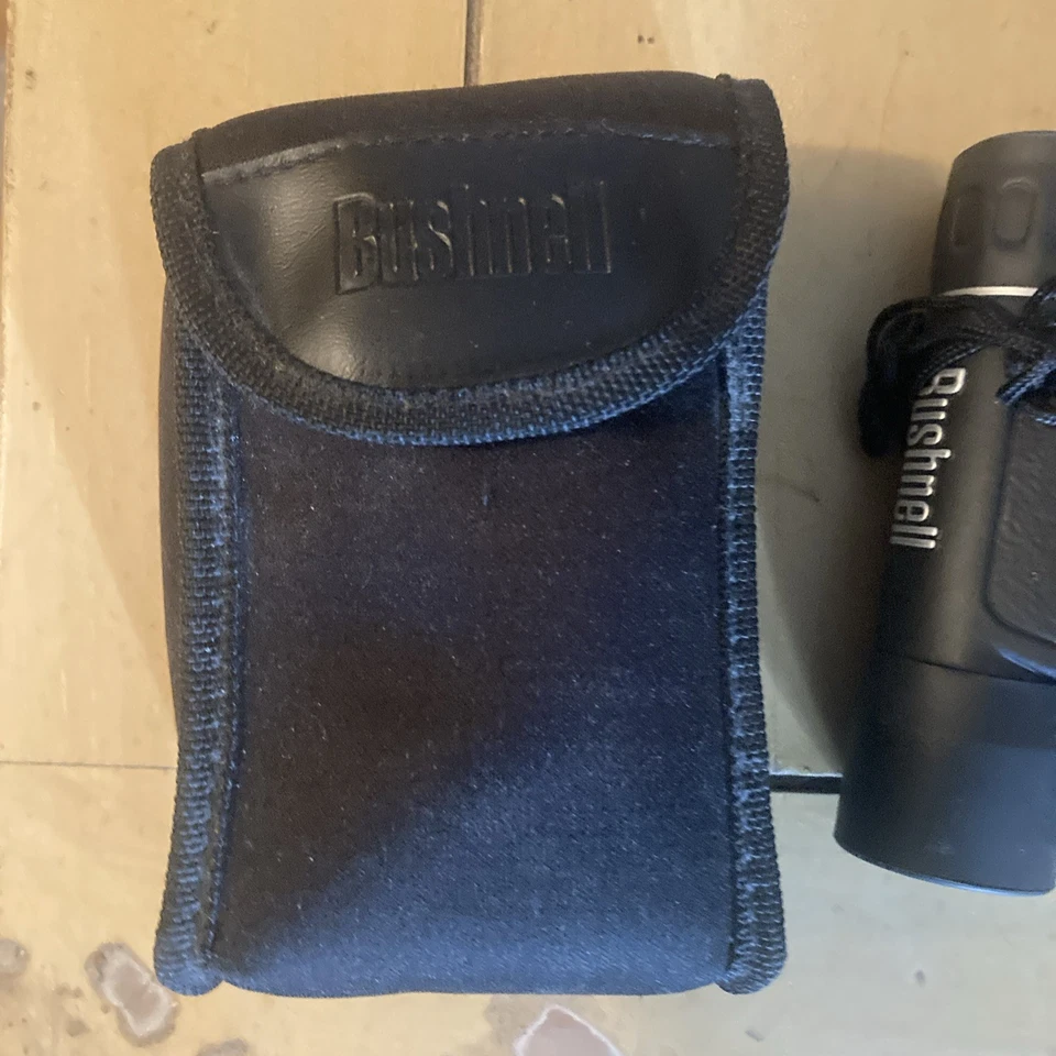 Bushnell Binoculars with Case 10x25 302 ft at 1000 Yards golf football sports  - Image 4 of 4