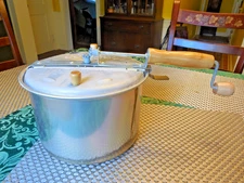 Back to Basics Stove Top Popcorn Popper Aluminum & Wooden Crank Handle