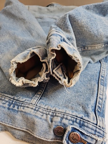 Vintage Lee Riveted Blanket Lined Jean Jacket Size M Medium Denim Work Trucker - Picture 15 of 15