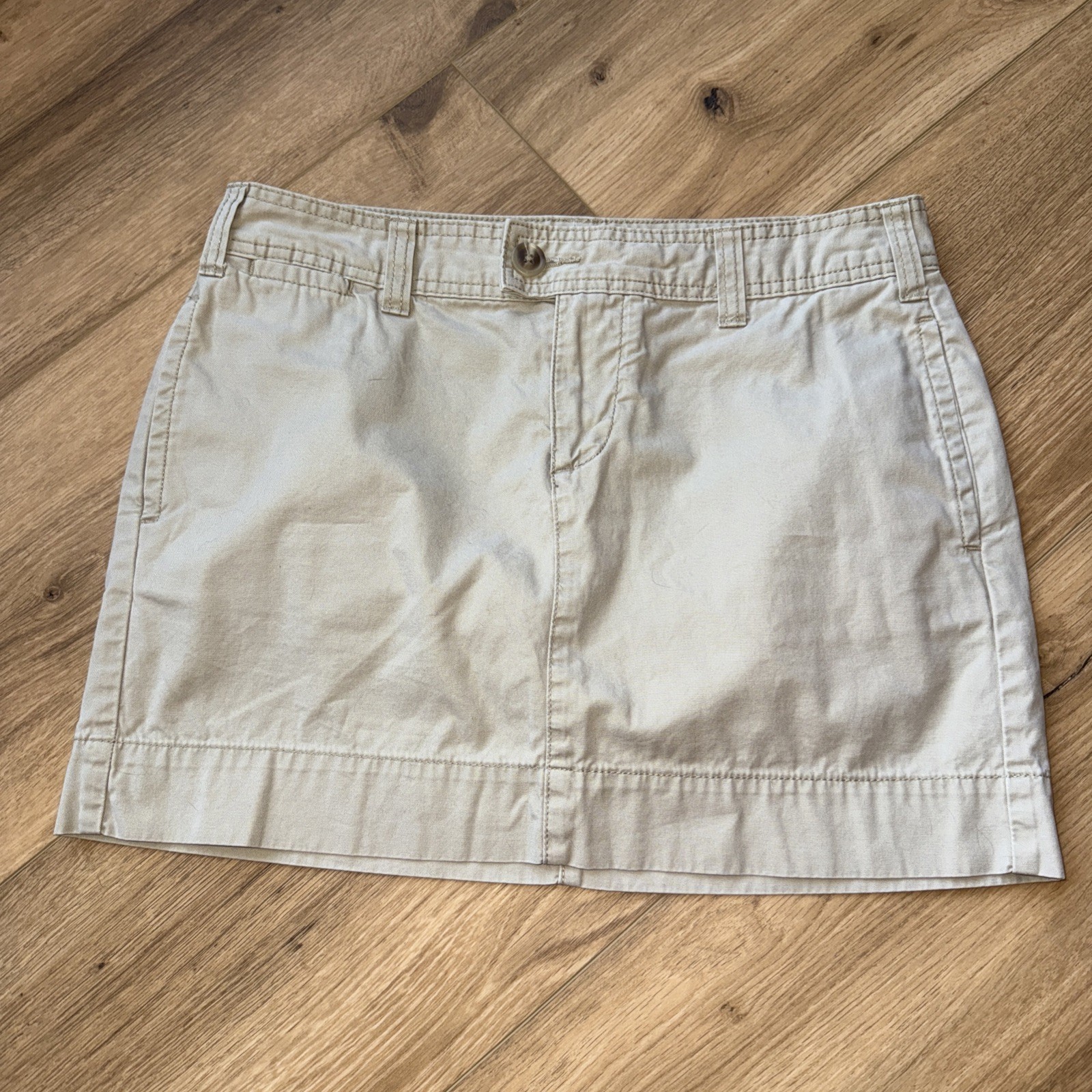 GAP Mini Skirt Size 8 With Pockets Excellent Used Condition-image