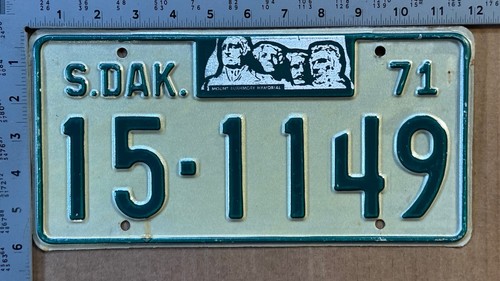 1971 South Dakota license plate 15-1149 Butte Mount Rushmore 23104