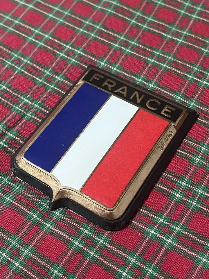 Insignia coche drago años 50 original Francia 220 compuesto duro Foto 2 de 4