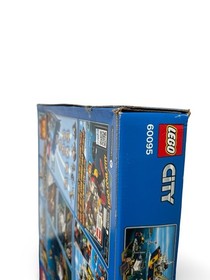 LEGO City 60095 Deep Sea Exploration Vessel 717-Piece Set New Damaged Box