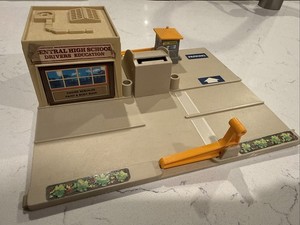 Vintage 1981 Hot Wheels Mattel Plastic Mr. Fix-It & Shell Car Care