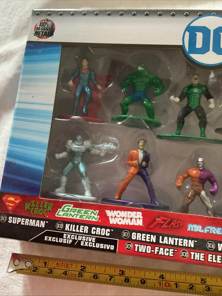 Nano Metalfigs DC Comics Jada Paquete de 10 Coleccionistas Set Superman, Batman, The Flash Foto 3 de 4