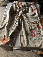 Ladies floral trousers Zara Size Medium W 30 L21 - Wide bottoms