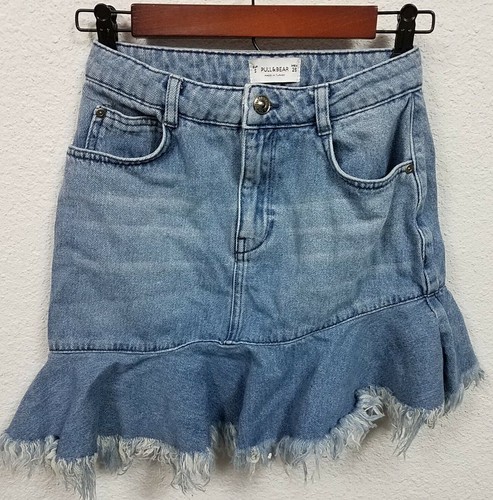 Pull & Bear Women's Frayed Hem Mini Denim Skirt, Blue, EUR S - US 4