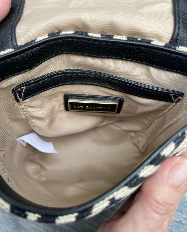 Cartera pequeña Big Buddha de tela negra y tostada Foto 3 de 4