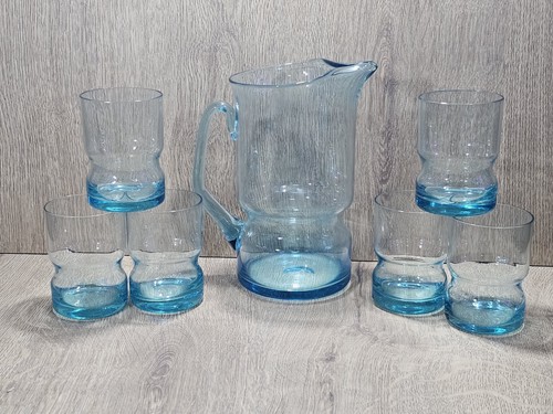 Wasserkrug aus blauem Glas & 6 passende Gläser, Sommer, Garten, mundgeblasen Studiokunst