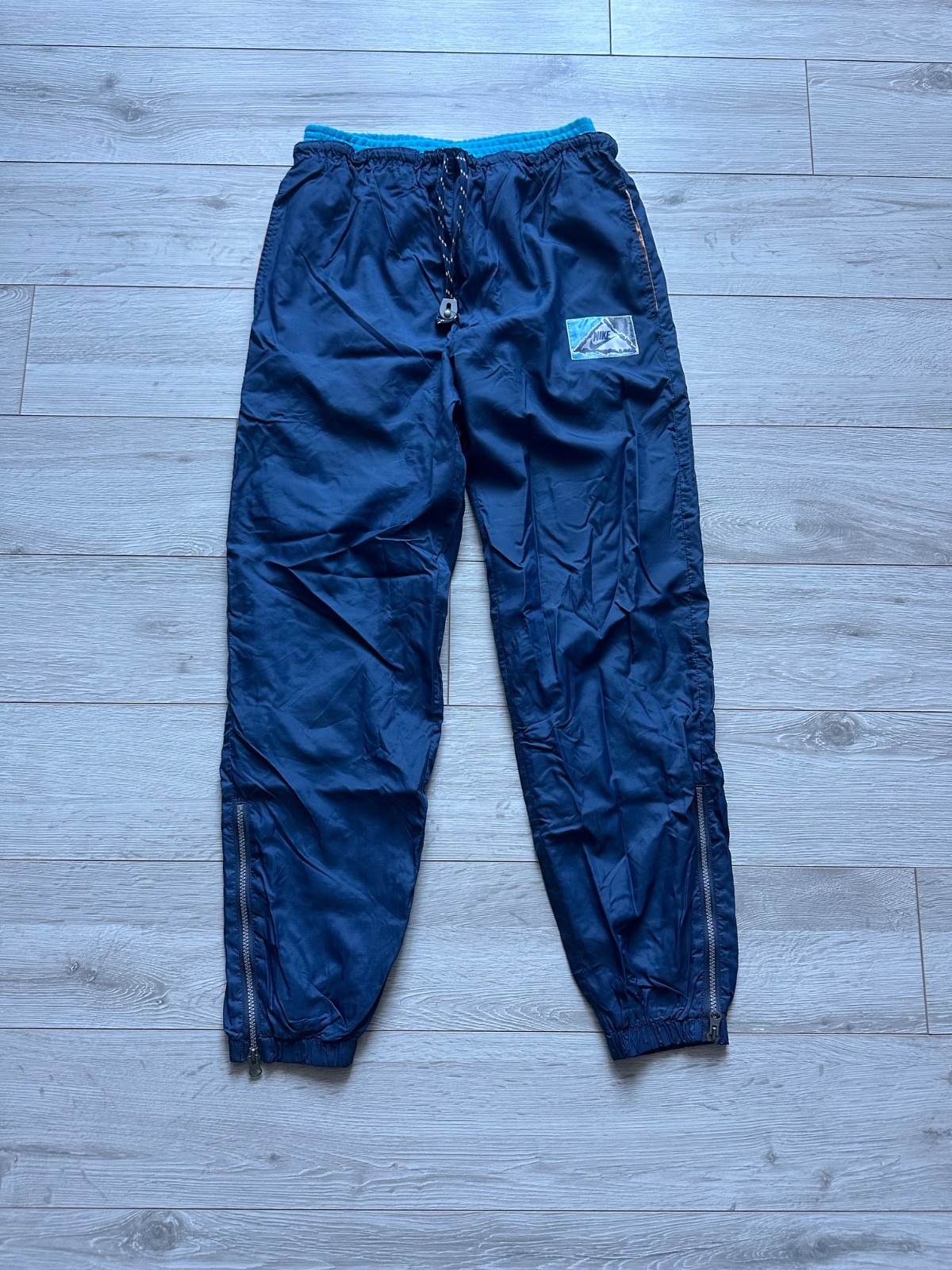 Vintage Nike Nylon Track Pants 80s/90s – Unisex – Dark Blue – YKK – L image 4