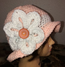 PEACH WHITE Sparkly SPRING FALL CLOCHE BEANIE CAP FLAPPER HAT HAND CROCHET new