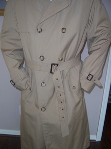 khaki burberry trench coat