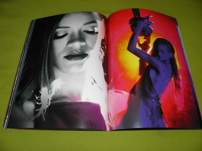 Rihanna - World Tour 2013 - Picture Book - Official Concert