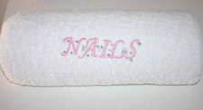 Handauflage Armablage NAILS weiss / rosa Schrift Steinchen Nageldesign Maniküre