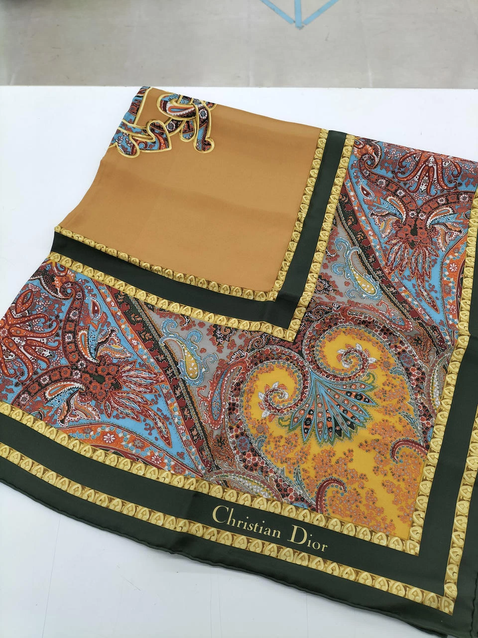 Foulard Christian Dior motif cachemire multicolore