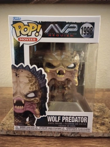 Funko POP! Movies Aliens vs Predator Wolf Predator #1998 w/Protector