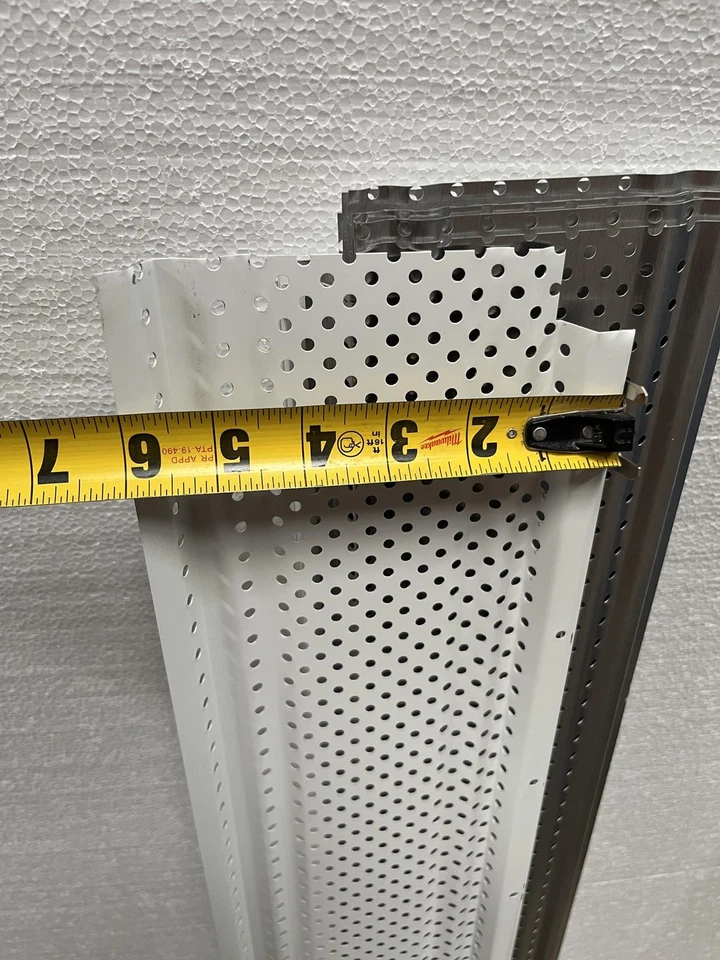 80 Feet (20 pieces) of 6 Inch White Aluminum Leaf / Debris Gutter Guards - Image 3 of 4