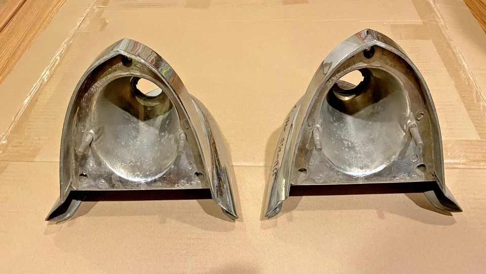 Par de carcasas traseras Packard Clipper 1954-1955 calidad conductor Foto 4 de 4