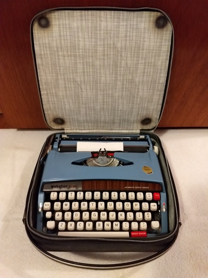 A solid workhorse portable in that gorgeous Robin's-egg blue — the Brother XL-747 is a desk-ready retro statement piece that actually types.