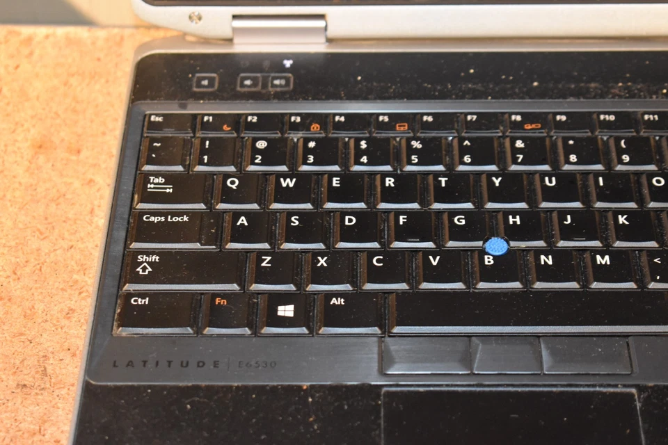 Cámara web Dell Latitude E6530 15.6" Intel Core i7-3540M 4GB 256GB SSD Windows XP Foto 4 de 4