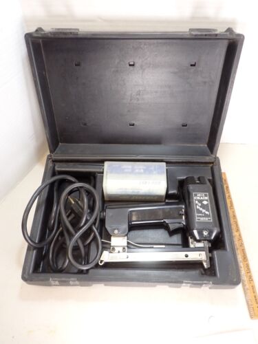 Crain Pro Stapler Type A #615 Carpet Stapler With #616 Case And Staples