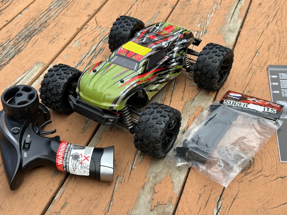 High-Speed All-Terrain 4WD Green RC Truggy 18859 36 KPH