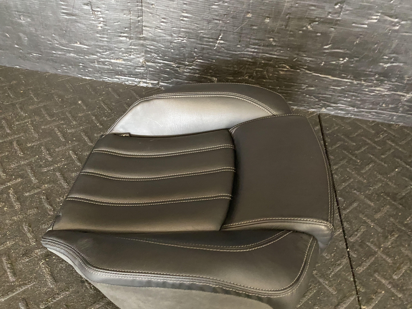 2009 MASERATI GRANTURISMO REAR PASSENGER RH BOTTOM SEAT CUSHION BLACK LEATHER