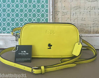 バッグ Coach Signature Acsessory Pouch Yellow Coach Corner Zip Wristlet in Bright Yellow Leather 58032 New