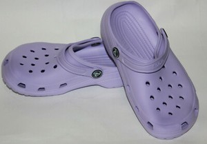 akinal bella crocs